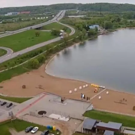 Kambario Nuoma Su Bendru Vonios Kambariu 考纳斯