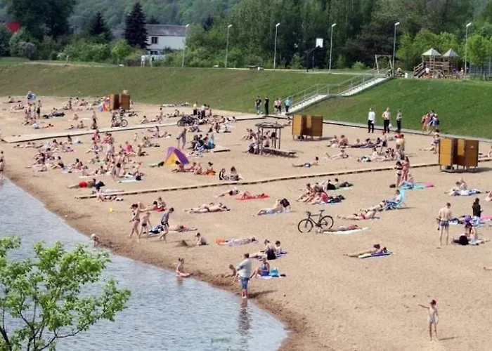 Kambario Nuoma Su Bendru Vonios Kambariu 考纳斯